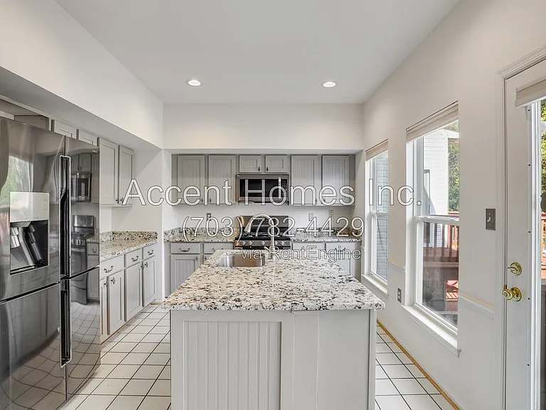 21217 Millwood Sq — Photo 18