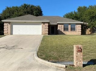 1220 W Main St, Decatur, TX 76234