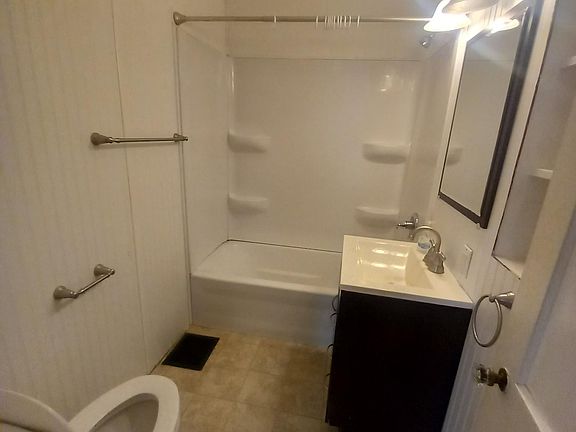 4th image of 850 California St NW