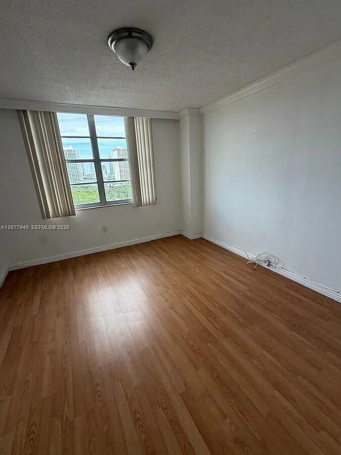 Admirals Port Condo West — Photo 2