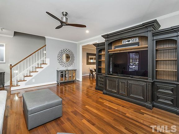 4th image of 211 N Elam Ave