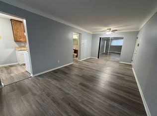 470 English St APT 2, Saint Paul, MN 55106