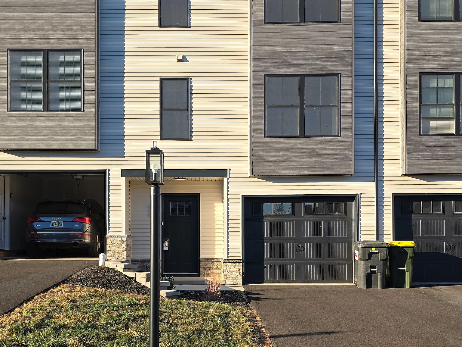 4 bed, 2.5 bath, 1920 sqft, $2,200 — Photo 1