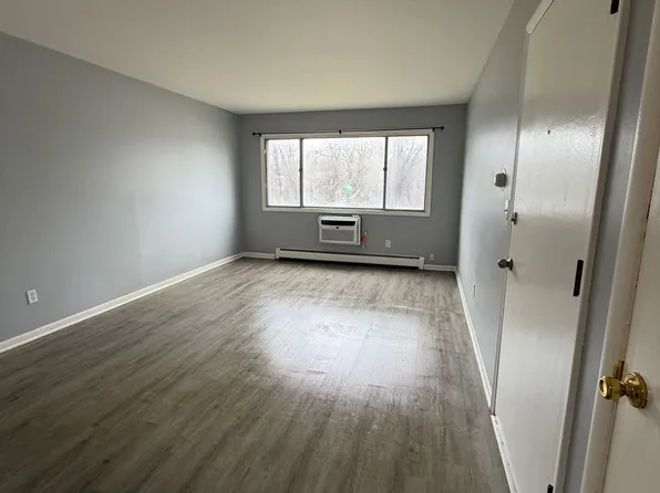 2355 Lewis Ave, Zion, IL