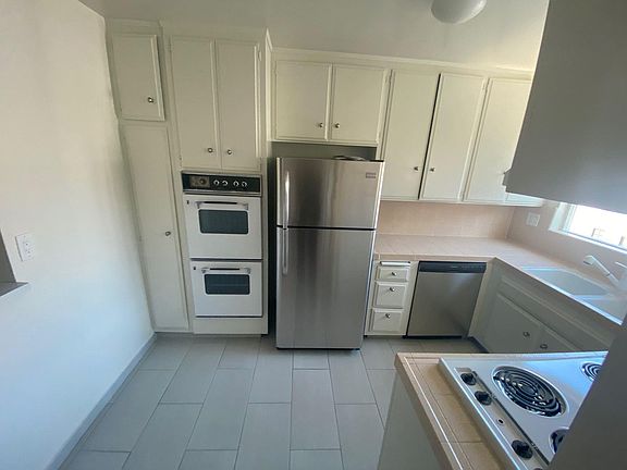 3rd image of 1420 S Bedford St #2X2-2895.0