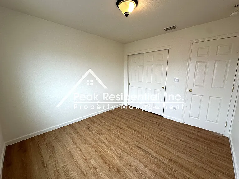1811 Waterfall Dr — Photo 21