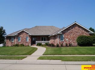 1335 Glenwood Ct, Fremont, NE 68025