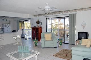 3rd image of 103 N Anglers Dr