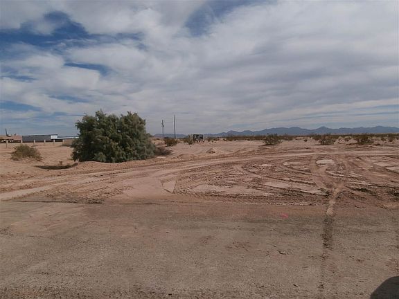 3rd image of 1 S Sierra Sands Ave