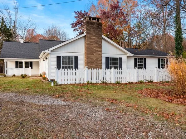 27056 Sprague Rd, Olmsted Falls, OH 44138