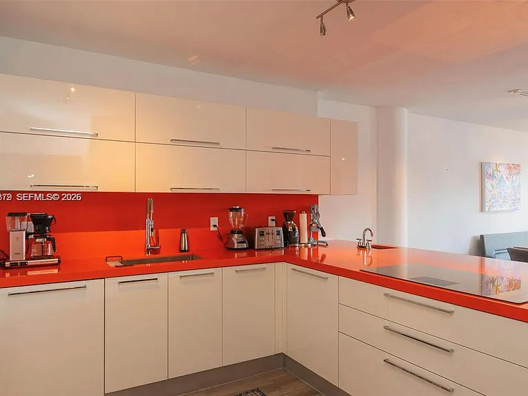 900 Bay Dr #224 — Photo 10