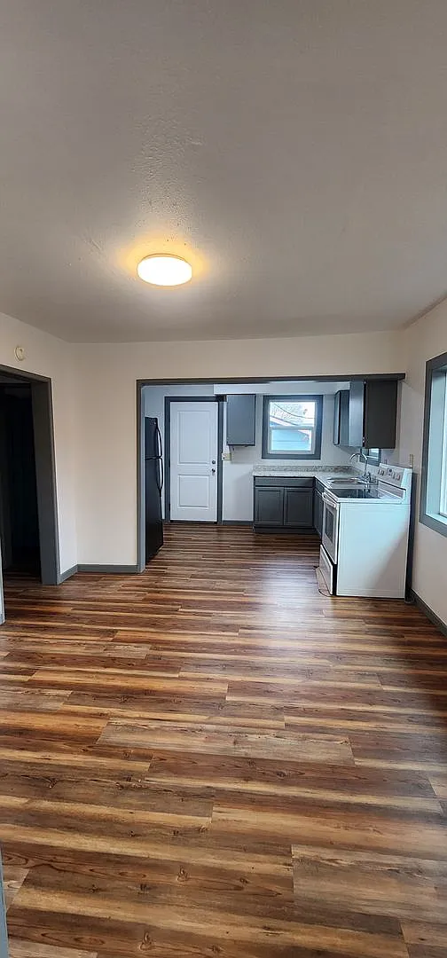 Three Bedroom Home with a Garage — Photo 2