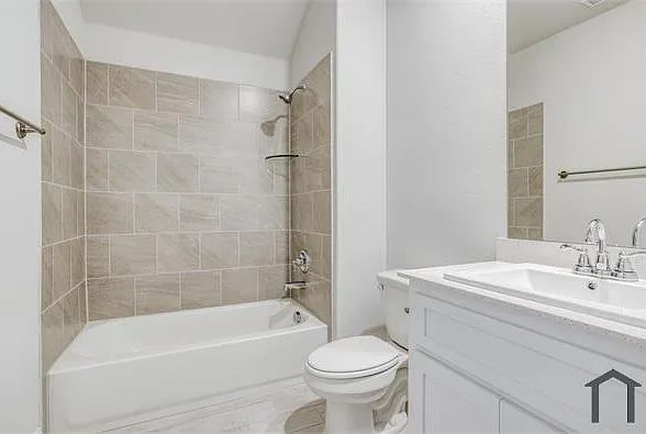 1120 Red Hawk Ln — Photo 2