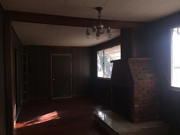 3rd image of 2315 Mockingbird Hill Dr