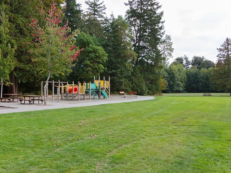 Cordova Bay Rd — Photo 65