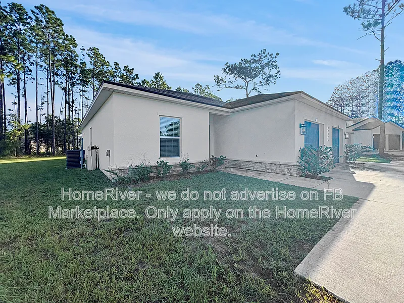 3 bed, 2.0 bath, 2430 sqft, $1,625 — Photo 2