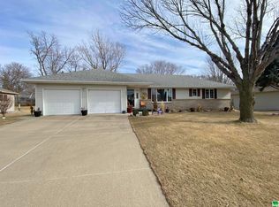 1260 4th Ave SW, Le Mars, IA 51031