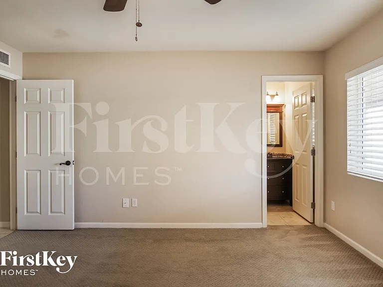 4134 E Campo Bello Dr — Photo 9