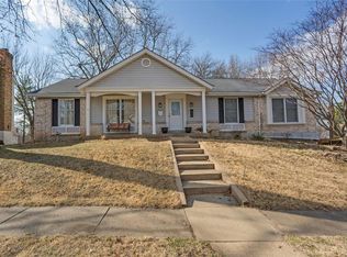 1812 Canyon View Ct, Chesterfield, MO