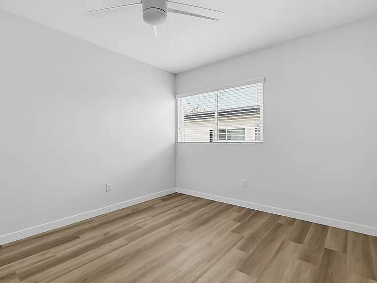 3650 Newton — Photo 28