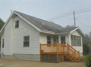 823 N Main St, Three Rivers, MI 49093