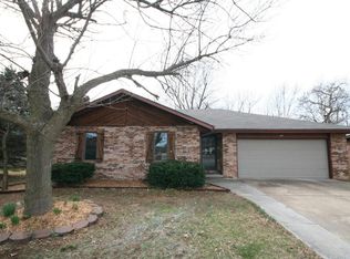 916 W Lois St, Springfield, MO 65807