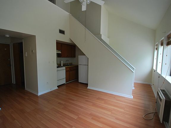 4th image of 240 Main St APT 9