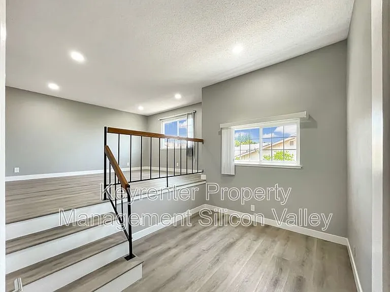 1806 Blackmore Ct — Photo 18