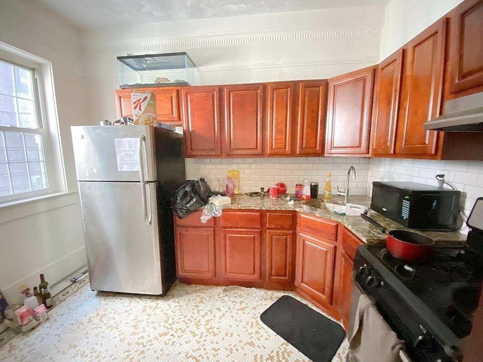 1st image of 1137 President St #1GR