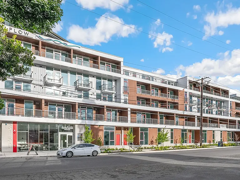 Flow Eastlake Apartments — Photo 25
