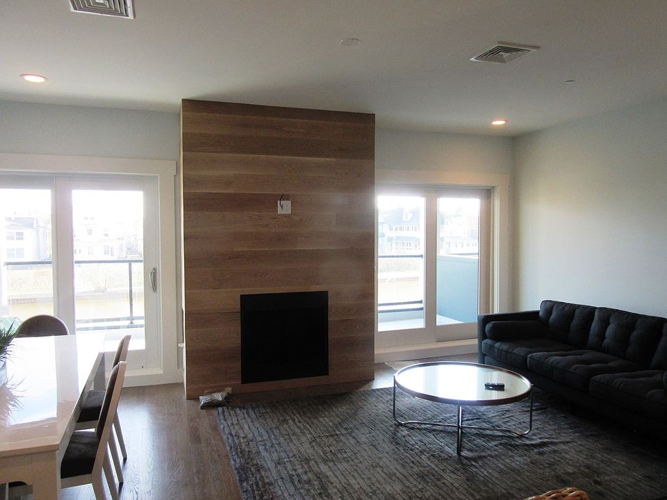 2nd image of 603 Lake Ave #3B