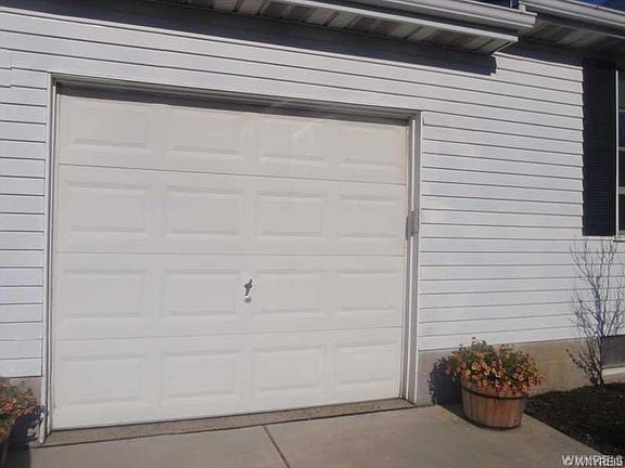 3rd image of 65 Woodgate Dr