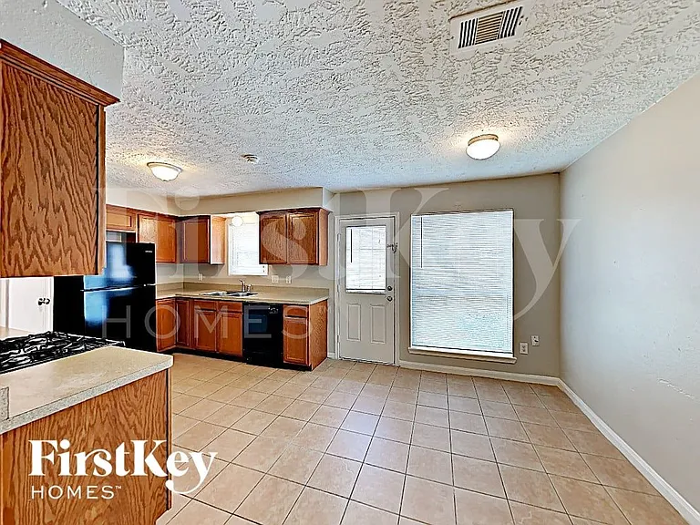 11319 Snow Bay Dr — Photo 5