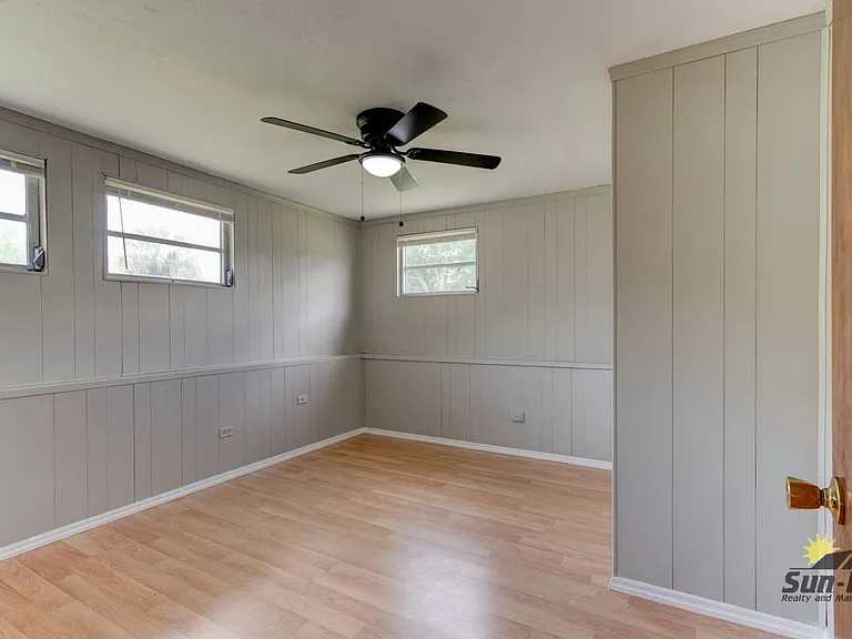 907 Hamilton St — Photo 10