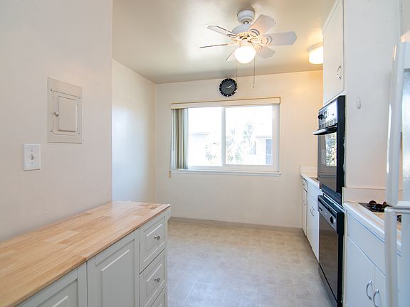 3rd image of 3569 Agate Dr #5