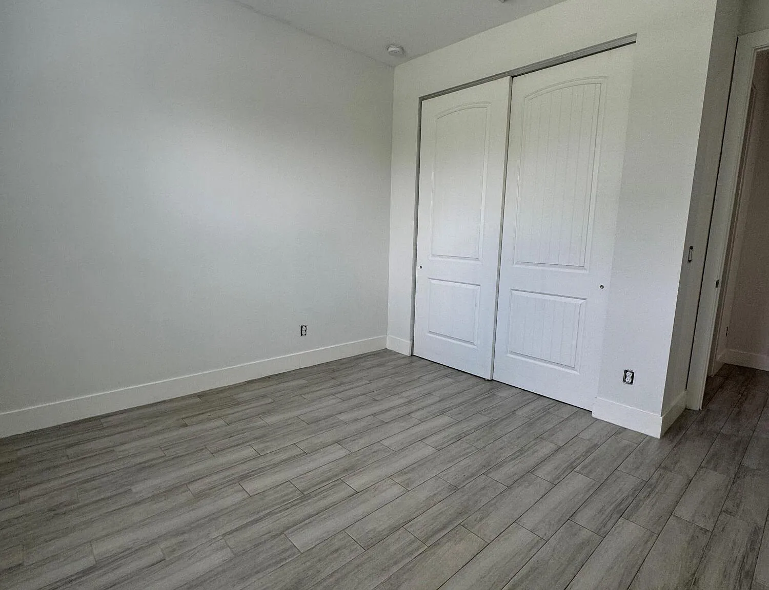 3 bed, 2.0 bath, 1515 sqft, $3,950 — Photo 2