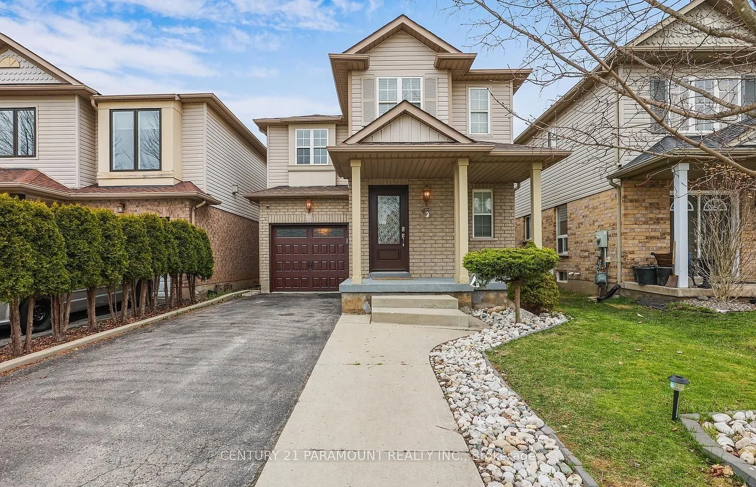4 bed, $2,700 — Photo 2