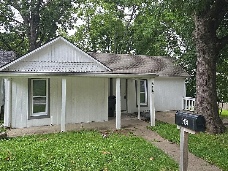 1713 Rose St., Leavenworth, KS 66048