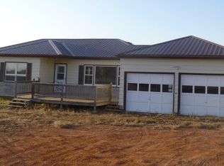 572 Central Ave S, Dunn Center, ND 58626