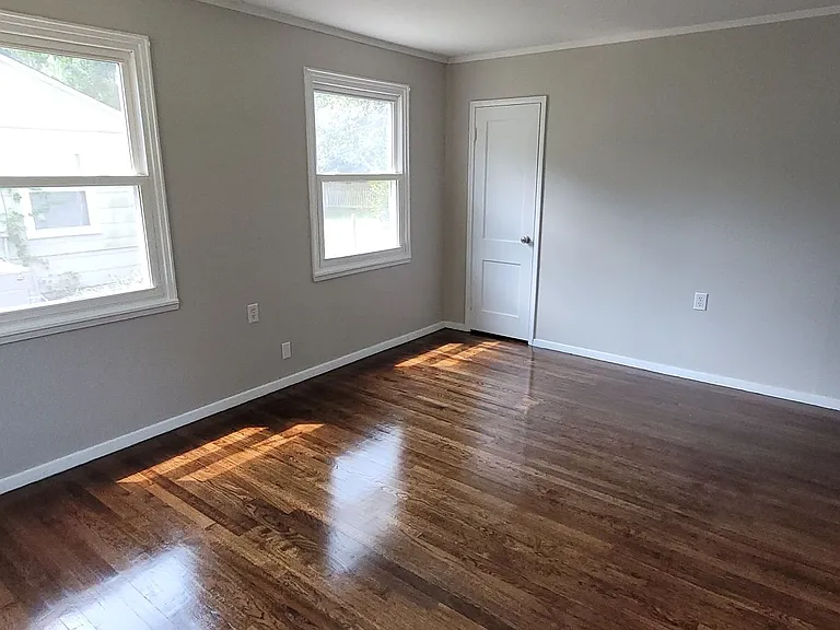 729 Palm Dr — Photo 3