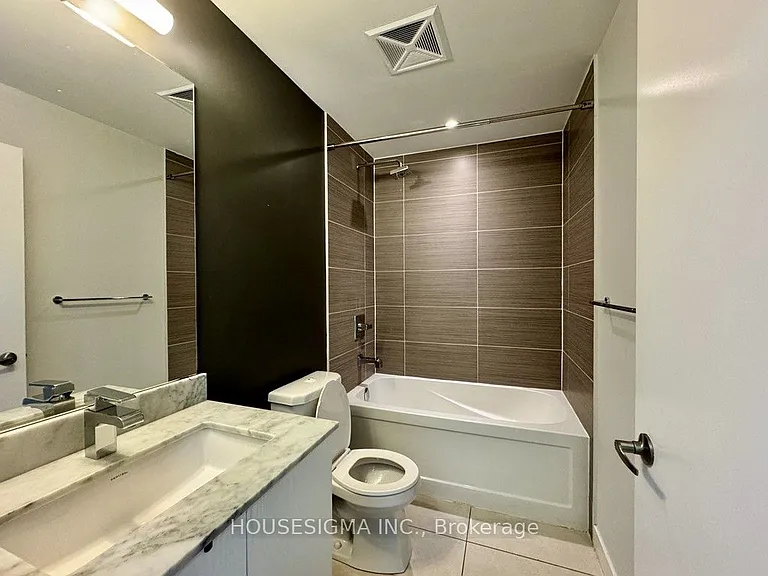 2055 Danforth Ave #811 — Photo 8