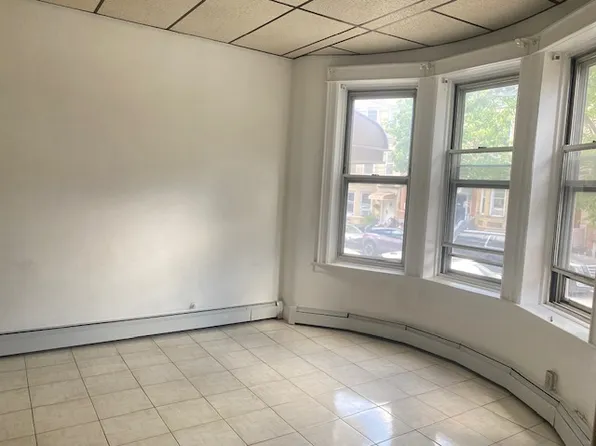 6085 Putnam Ave, Ridgewood, NY 11385