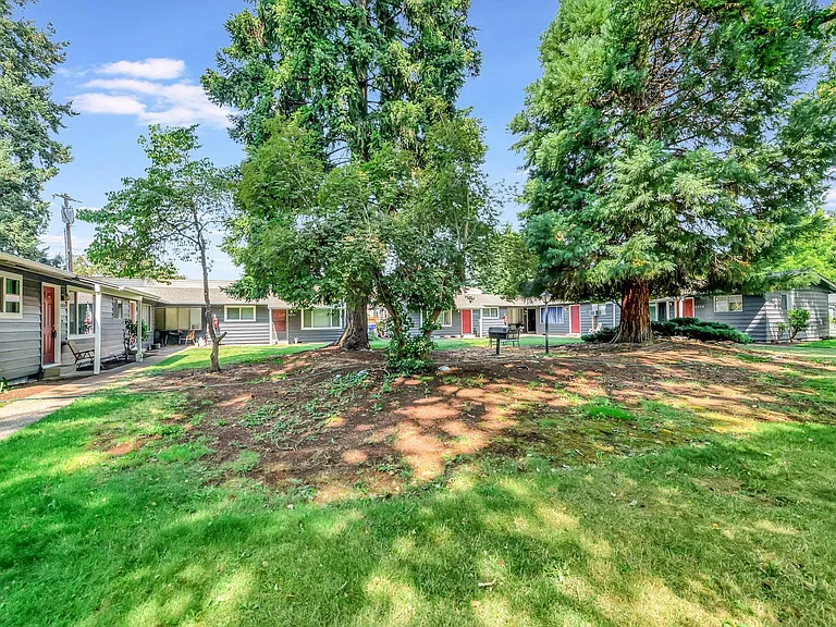 7 Oaks — Photo 23