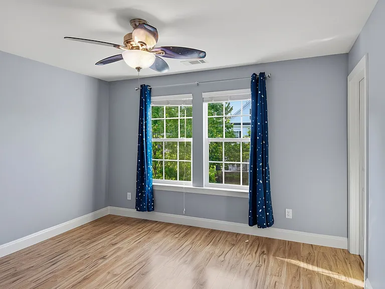 623 Streamside Ln — Photo 21