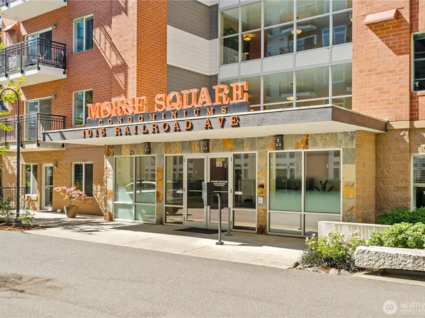 1015 Railroad Ave 412, Bellingham, WA 98225