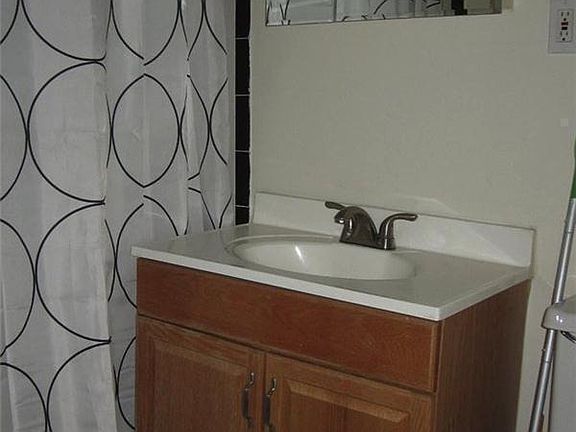 5th image of 317 W 35th St APT 2FE