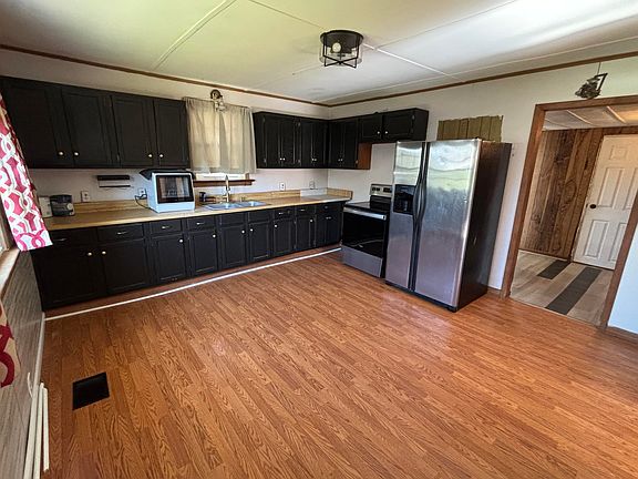 5th image of 1530 Burning Bush Rd