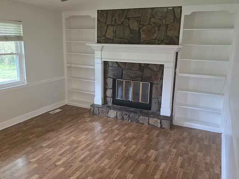 148 Colby Dr NE #1 — Photo 3