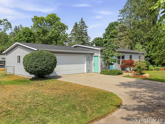2nd image of 15475 Ransom St