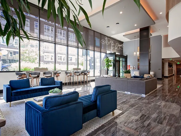 Lexington Apartments — Photo 10